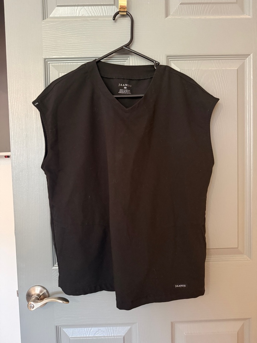 Jaanuu Black V-Neck Sleeveless scrub top XS